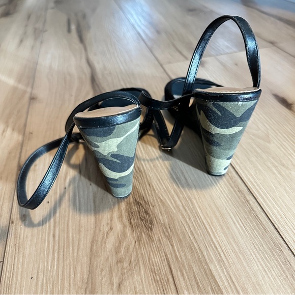 Shoe Dazzle Camouflage Wedge Sandals. Unavailable anywhere else! 4 & 1/4” high - Picture 3 of 6